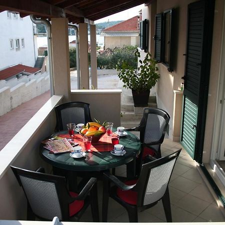 Apartments Central - 40M From The Beach Trogir Zewnętrze zdjęcie